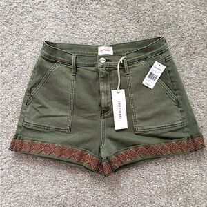 NWT Driftwood Olive Green Shorts Patterned Hem